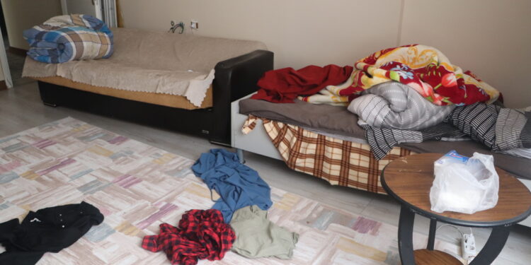 Polis 5 yaşındaki çocuğu sorguladı: Evinizde silah var mı?