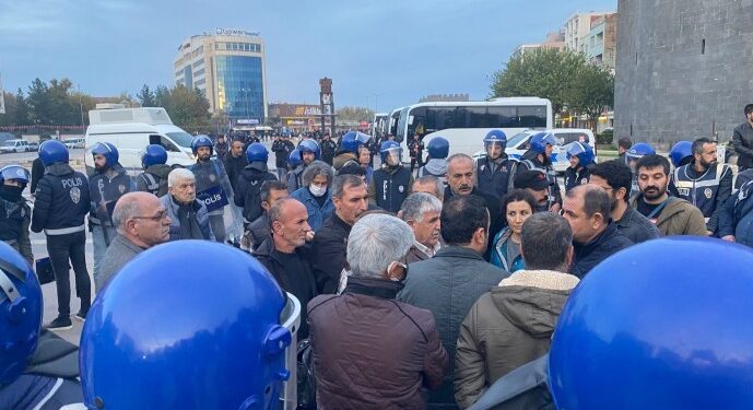 Amed’de hava saldırıları protesto edildi: 47 gözaltı