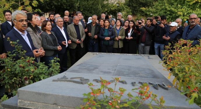 Sancar, Apê Musa’nın mezarını ziyaret etti