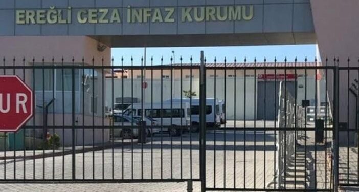 Açlık grevinde olan hasta tutuklular tekli hücrelerde