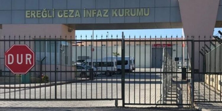Bedenini ateşe veren tutuklu ailesi ile görüştürülmüyormuş