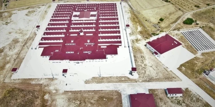 Antalya Cezaevi’nde tutuklular tedavi edilmiyor