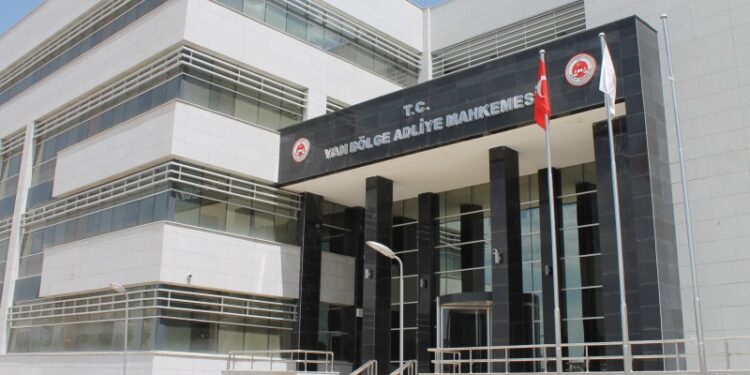 22 kişiye 137 yıl hapis cezası verildi