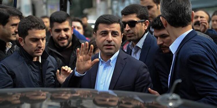 Demirtaş Diyarbakır’a götürüldü