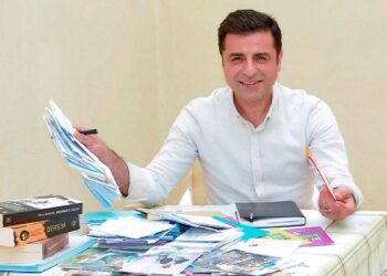 Demirtaş: Sivilleri açıkça hedef alan terör eylemini lanetliyorum