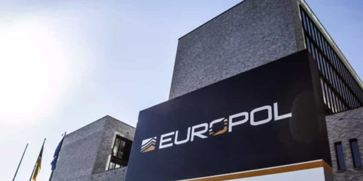 ‘Süper kartel’e operasyon: 30 ton kokain ele geçirildi