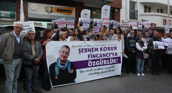 İzmir’de Fincancı protestosu: Hukuksuzluğa son verin