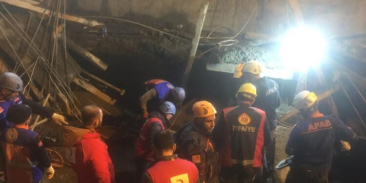 Îdir’de iş cinayeti: Çöken kalıbın altında kaldı