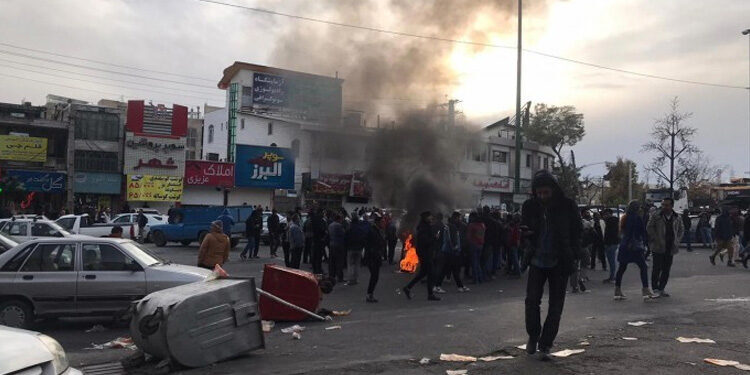 Mahabad’ta barikatlar kuruldu