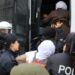 Gözaltındaki tutuklu aileleri serbest bırakıldı
