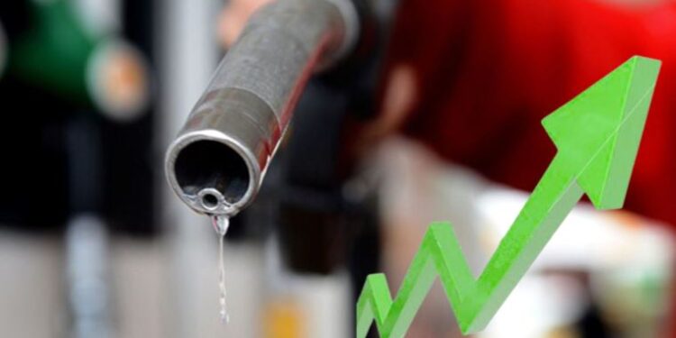 Yıl başında fiyatı 12.91 olan benzinin litresi 21 lirayı aştı