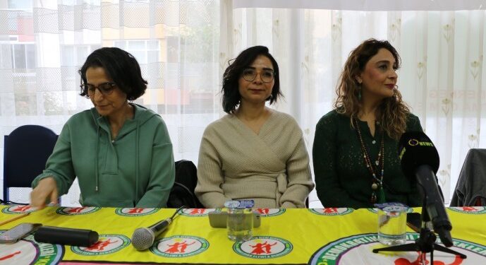 Gazeteci Evren: Kadınlar AKP zihniyetini teşhir etti