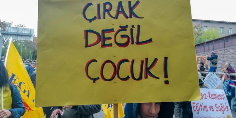 MEB eliyle çocuk işçilik: Öğrenciler okuldan uzaklaşıyor