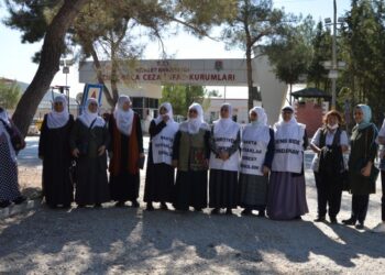 Tutuklu yakınlarından pişmanlık dayatmasına tepki