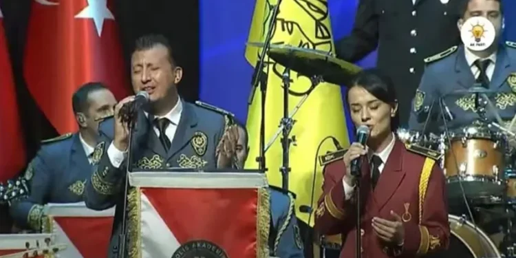 Polisler de seçime hazırlanıyor: AKP seçim şarkısı okundu