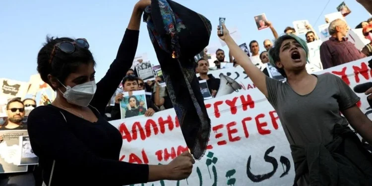 İran’daki protestolarda 304 kişi katledildi, 41’i çocuk