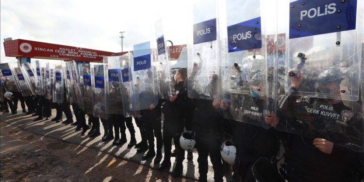 Kobanê Davası’nda ara karar: Yorulmaz ve Bağcık’a tahliye