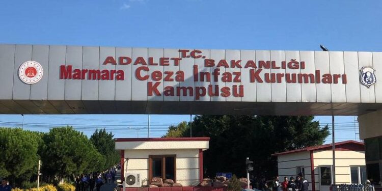 ÖHD’de den hapishaneler raporu: Çıplak arama ve tehditler arttı