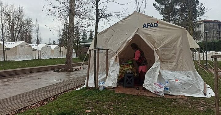 Düzce’de depremzedeler 13 gündür çadırlarda kalıyor