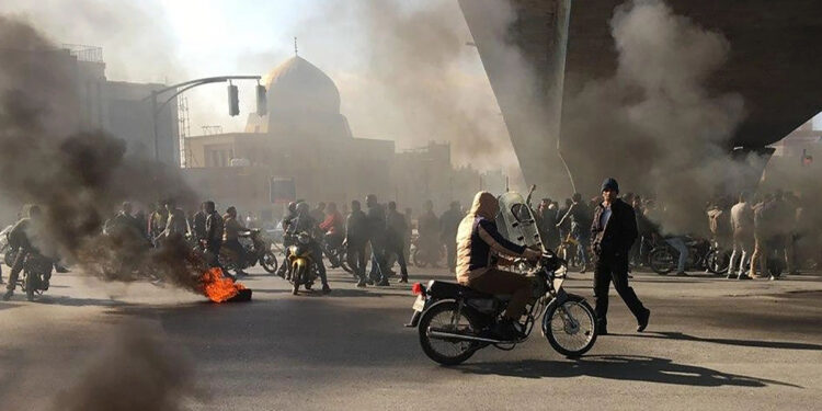 İran’da idam sonrası halk sokaklara döküldü