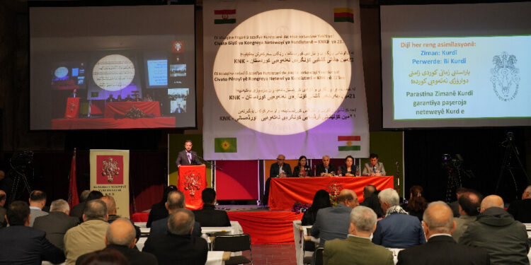 KNK Kongresi başladı: Kadınlar devrimi sahiplenme çağrısı yaptı