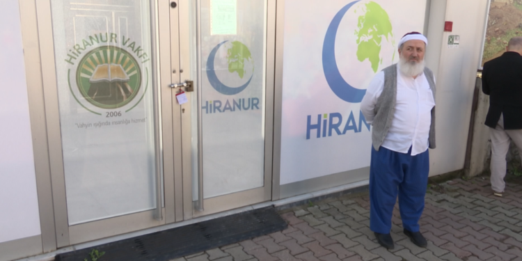 Hiranur Vakfı internet sitesini kapattı