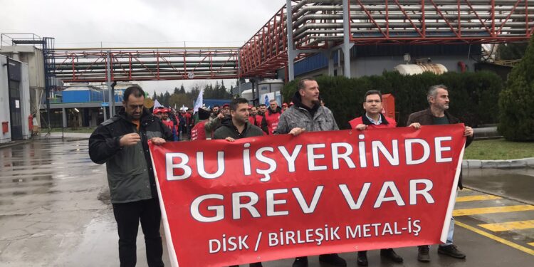 Fabrika Bekaert işçilerini işten atmakla tehdit etti