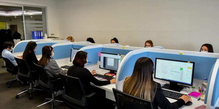 Sömürüye karşı dayanışma ağı: Çağrı merkezi çalışanları örgütleniyor