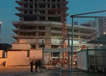 Bornova’da inşaat vinci devrildi: En az 5 kişi yaşamını yitirdi