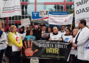 İzmir’de doktora şiddet protesto edildi