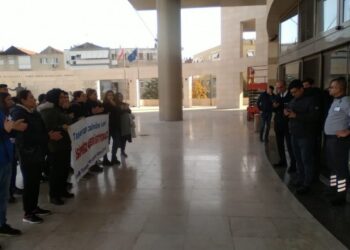 İşçiler Tunç Soyer’i protesto etti