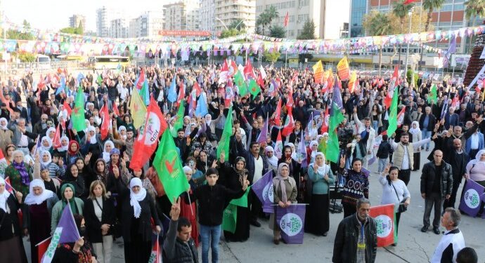 Adana’da ‘Adalete çağrı’ mitingi: Mir Perwer’in şarkıları çalındı