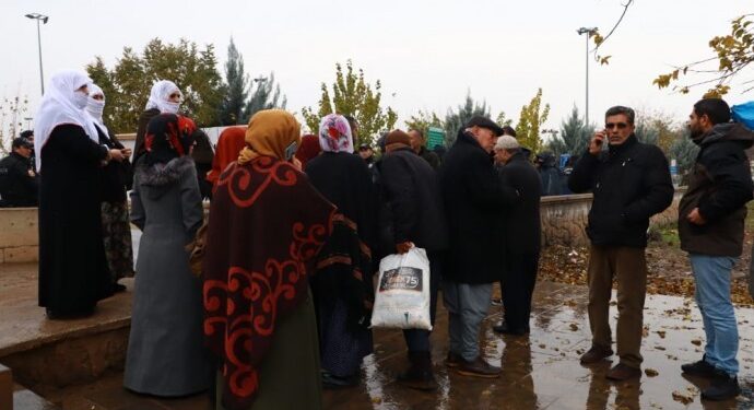 Kilyos’ta kaldırıma gömülen cenazeler: Gökalan memleketinde toprağa verildi