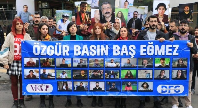 Türkiye’de gazeteciler yeni yılı cezaevinde karşılıyor