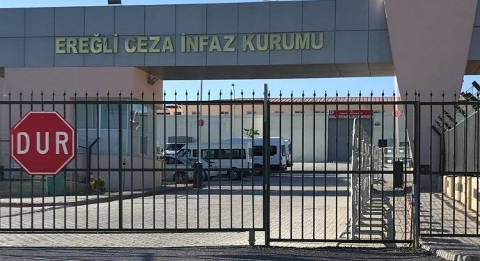Açlık grevindeki tutuklulara B12 verilmiyor