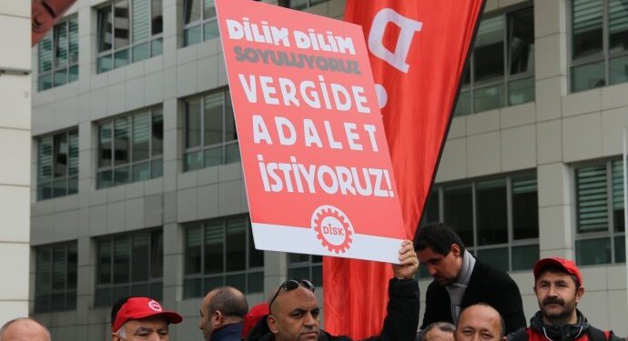 DİSK’ten eylem: Vergide adalet olmadan, gelirde adalet olmaz