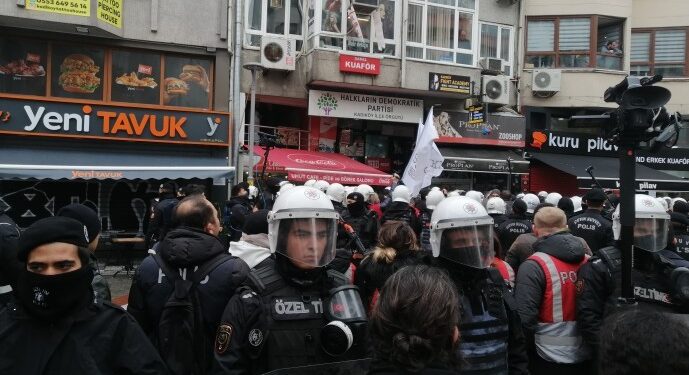 Encü’ye saldırıya Kadıköy’de protesto: Encü dahil 70’ye yakın gözaltı