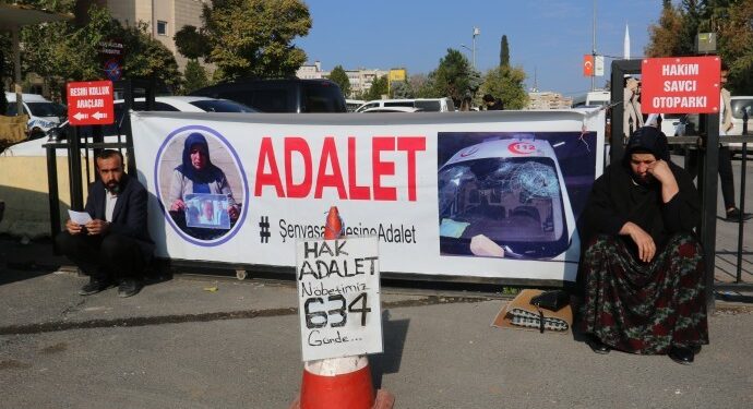 Şenyaşar ailesi: Burada bir anne zulme karşı nöbet tutuyor