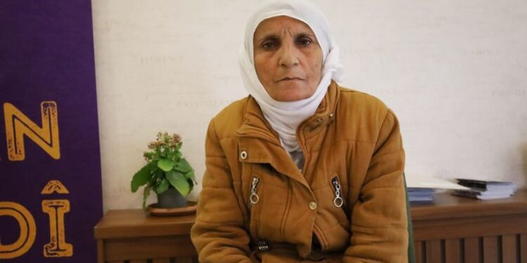 İki kızını da kocaları katletti şimdi felçli haliyle torunlarına bakıyor