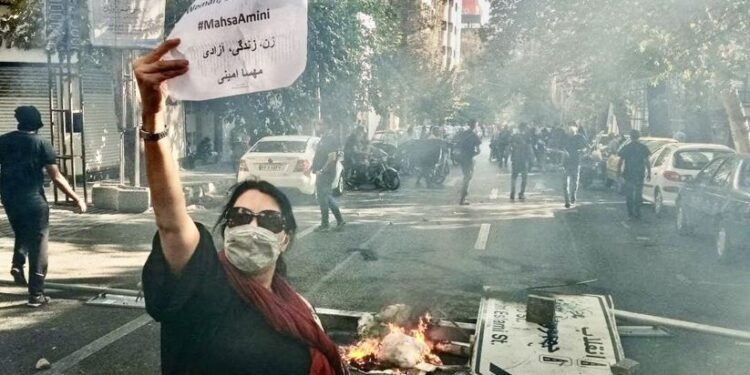 İran halkı geri adım atmıyor: Direniş 97’inci gününde