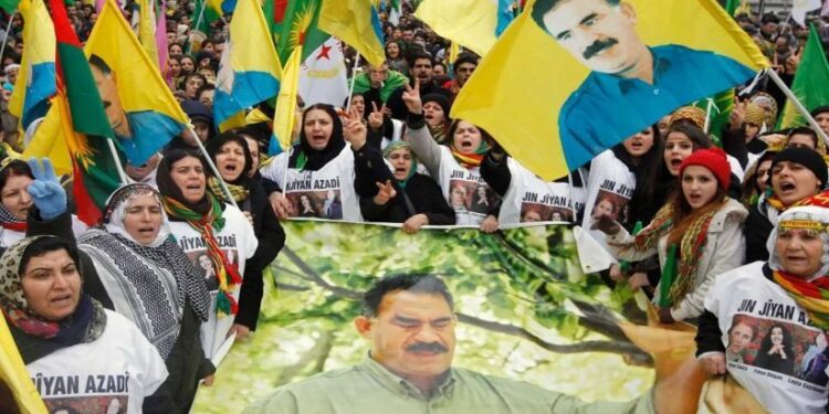 HDP’li Öcalan: İmralı’da bir şeyler mi saklanıyor?