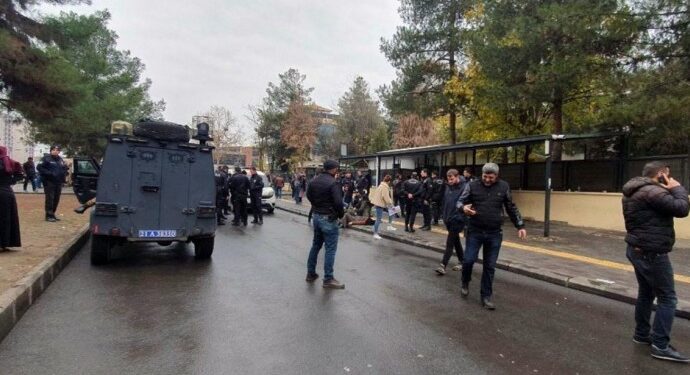 Diyarbakır Adliyesi’nde kavga: 4 kişi yaralandı