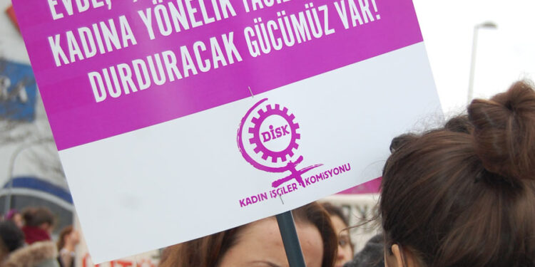 ILO: Her 5 kişiden biri şiddete ve tacize uğruyor