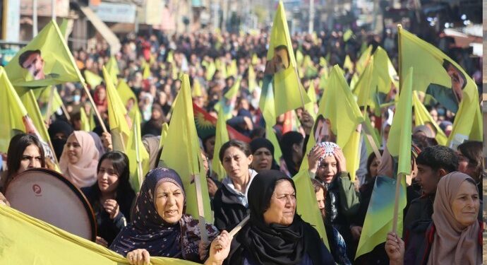 Qamişlo’da binler tecride karşı yürüdü