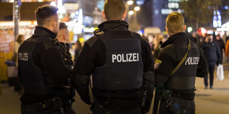 Almanya’da aşırı sağcı örgüte operasyon