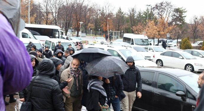 Zeytinlikler için açıklama yapmak isteyen yurttaşlar engellendi