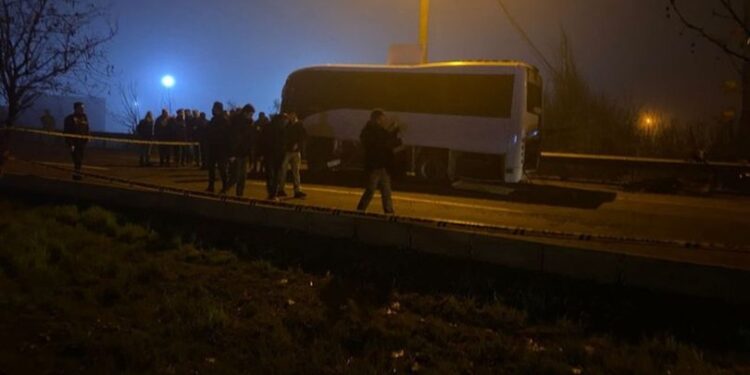 Amed’de polis aracına saldırıya ilişkin 4 tutuklama