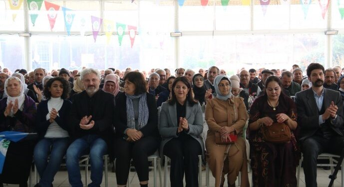 Buldan: Paris’teki katliam özürle geçiştirilecek bir durum değil