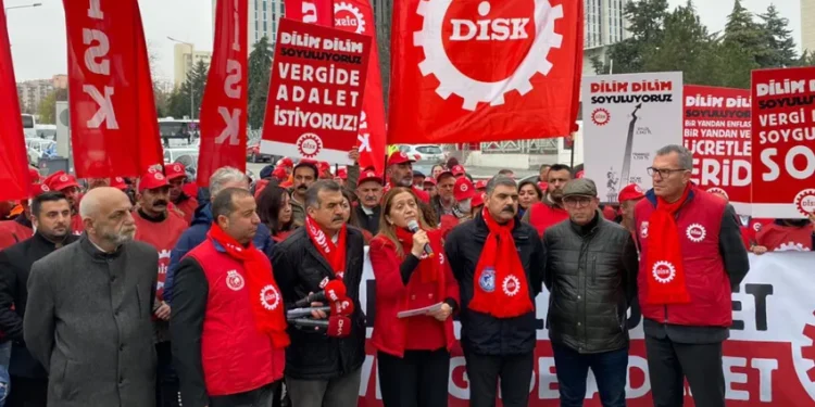 DİSK: Asgari ücret tespit komisyonu fiilen lağvedildi