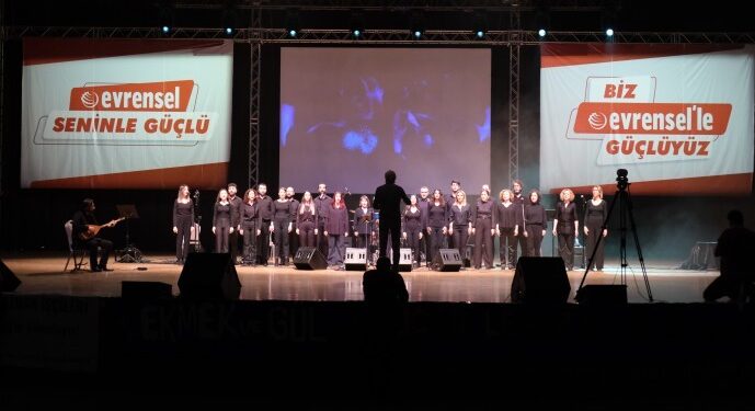 Evrensel okurları şenlikte buluştu